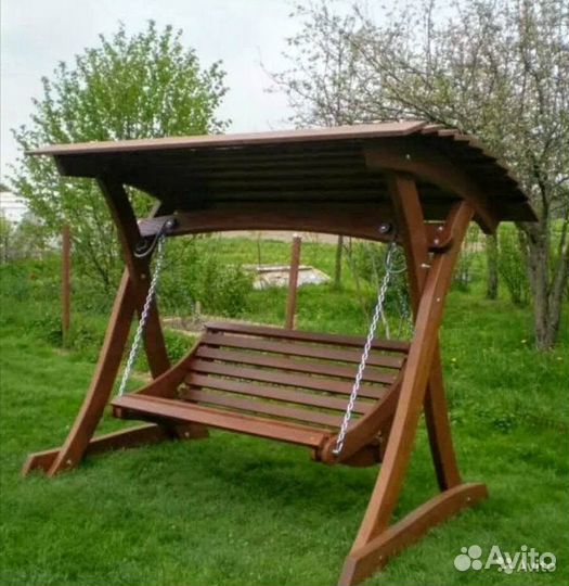 Качель садовая с крышей 