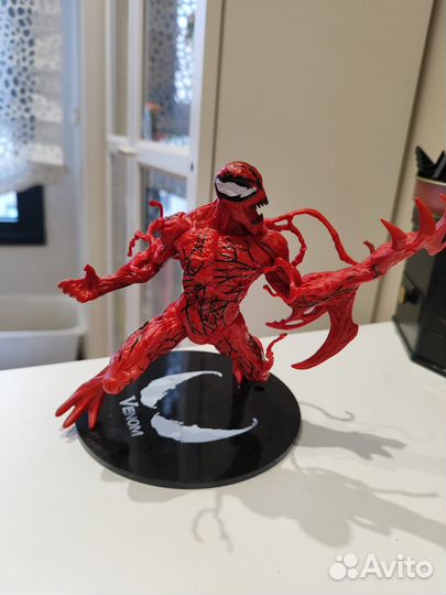 Фигурка Веном