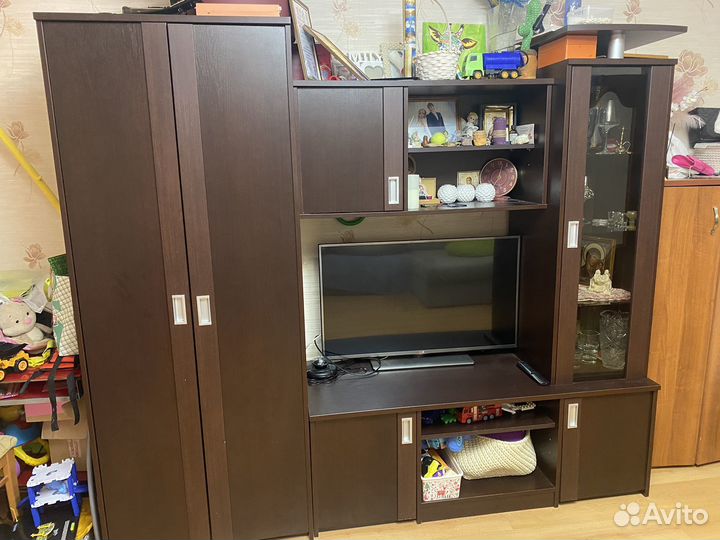 Стенка в гостиную