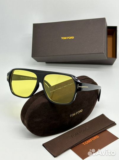 Солнцезащитные очки Tom Ford