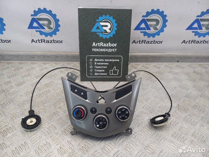 Блок управления печкой Chevrolet Aveo 2 T300 1.6