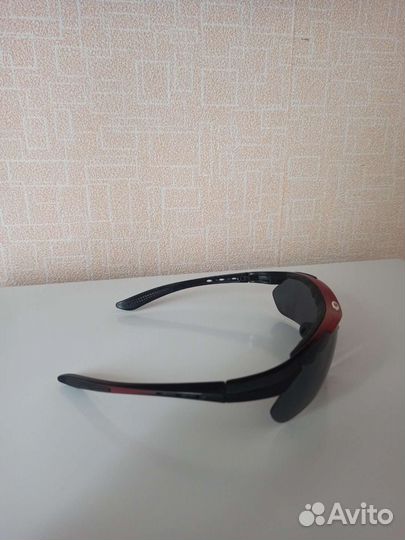 Очки спортивные солнцезащитные