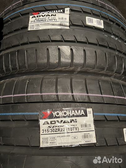 Yokohama Advan Sport V105 295/35 R21 и 315/30 R22