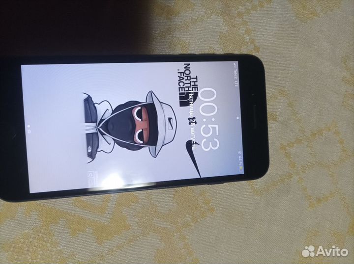 Телефон iPhone 7 plus