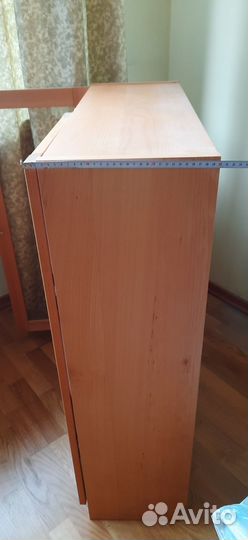 Тумба витрина