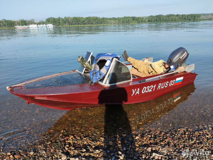 Продам лодку Днепр
