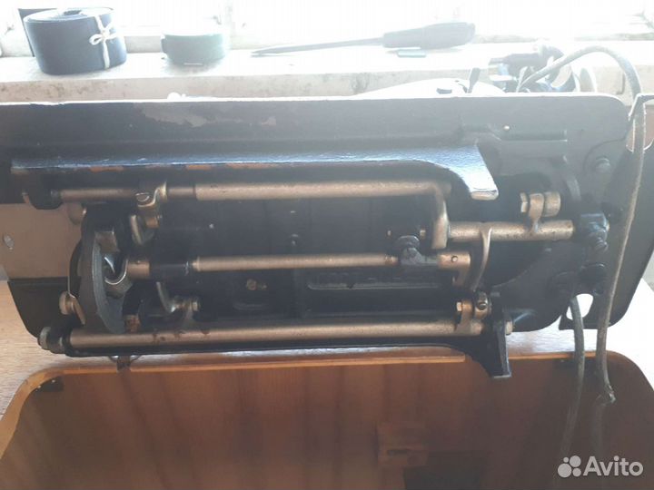 Швейная машина Подольск с ножным приводом