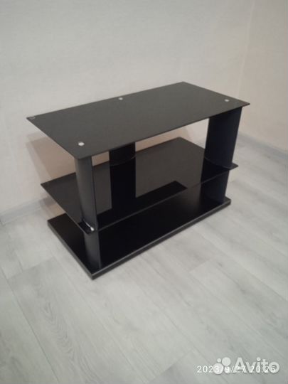 Стеклянная тумба