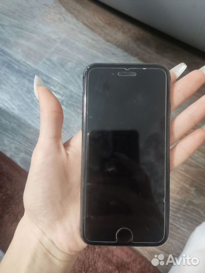 iPhone 8, 64 ГБ