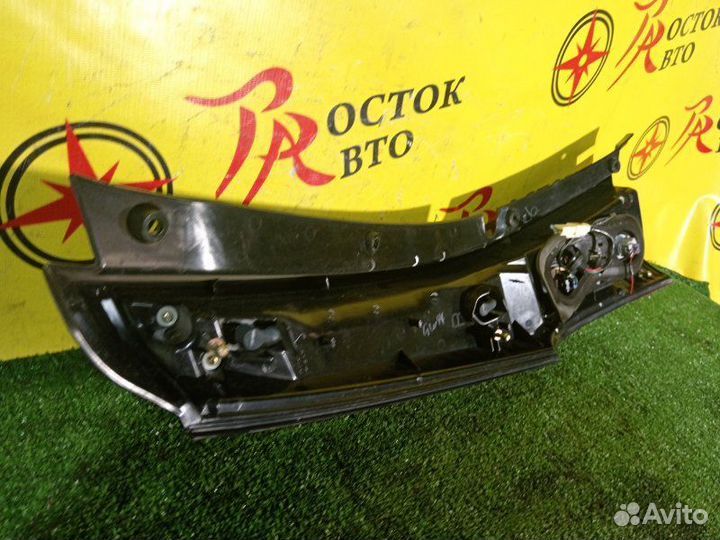 Стоп-сигнал задний правый Mitsubishi Grandis NA4W