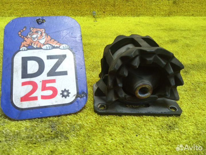 Подушка коробки передач задняя Toyota Hiace/Regius