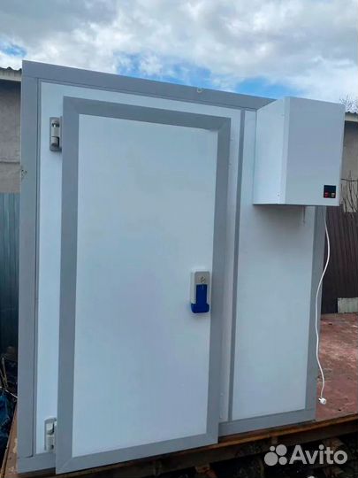 Холодильная камера для хранения продуктов питания