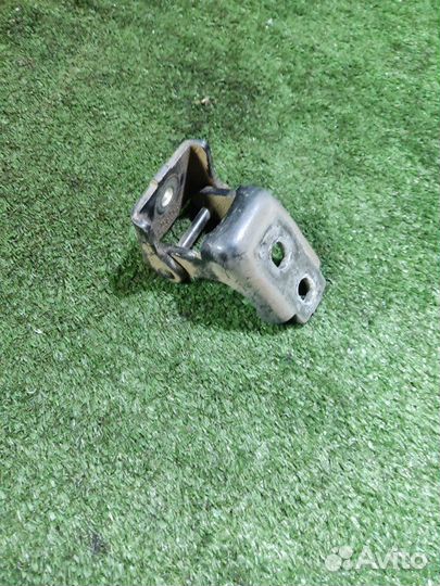 Петля двери передняя правая Renault Megane 3