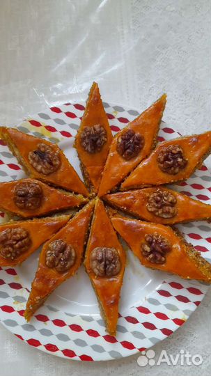 Пахлава гогалы бадамбура банан персик шекербура