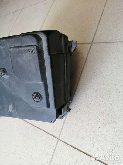 Корпус блока предохранителей Рено Кангу 2