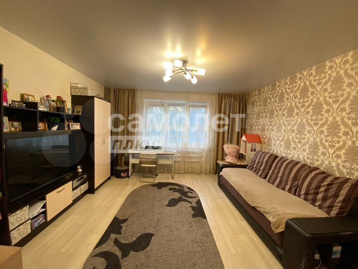 2-к. квартира, 53 м², 1/9 эт.