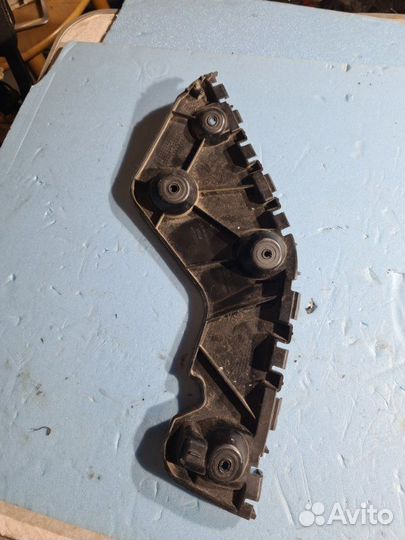 Крепление бампера заднее Renault Duster 2012