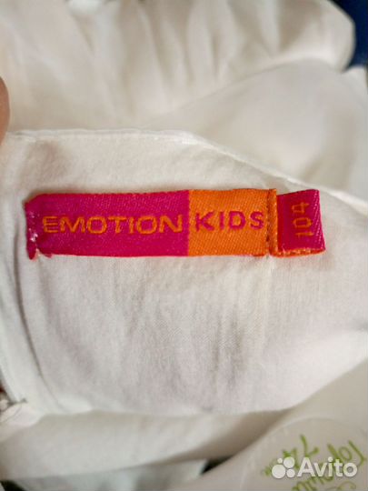 Платья праздничные 104,110