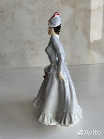 Винтажная фигурка «Midinette» от Royal Doulton