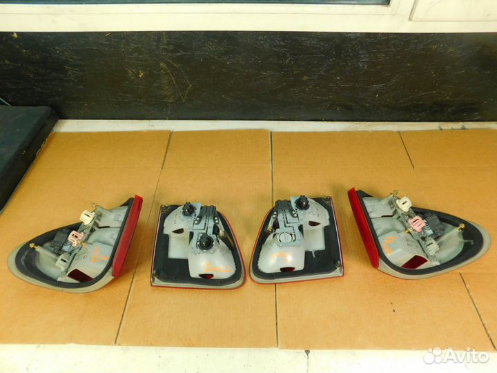 Фонари комплект на Mercedes E-Class S210 Wagon