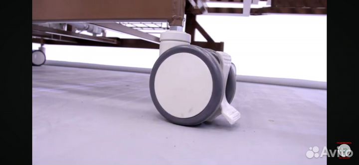 Кровать для лежачих больных с туалетом и пультом