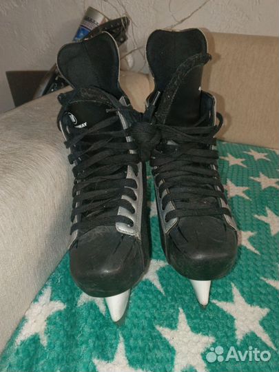 Коньки хоккейные