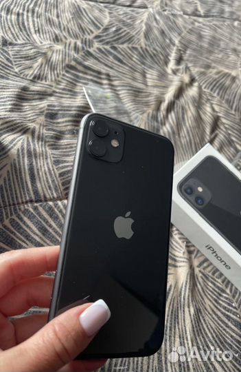 iPhone 11, 64 ГБ