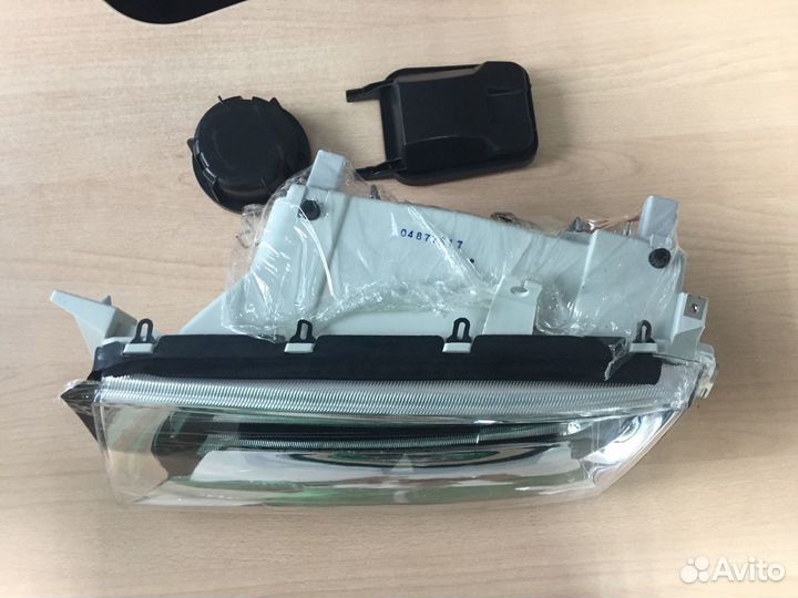 Фара передняя левая Skoda Octavia 2001-2004
