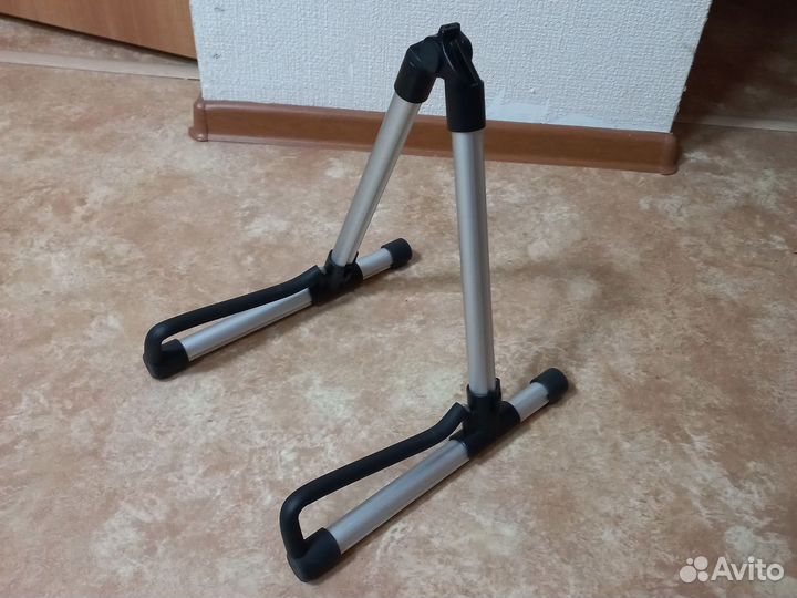 Стойка для гитары