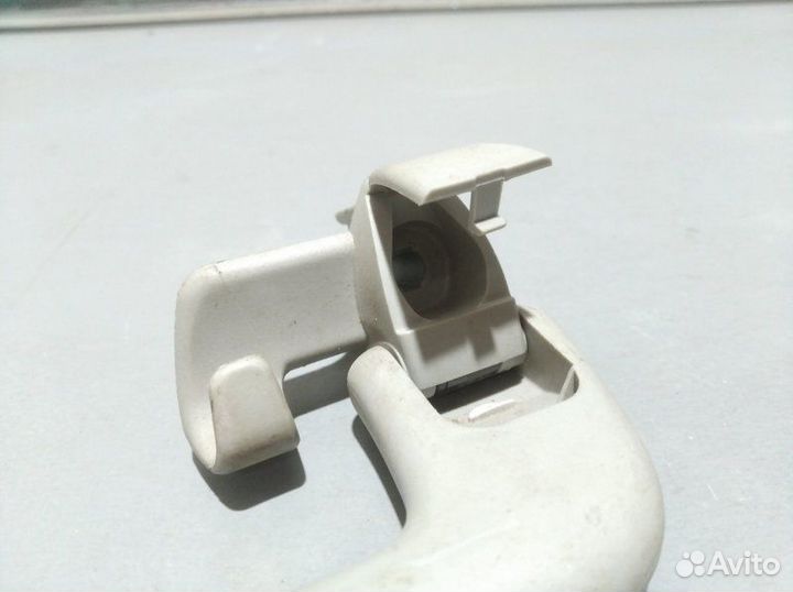 Ручка потолка задняя Toyota Corolla 120