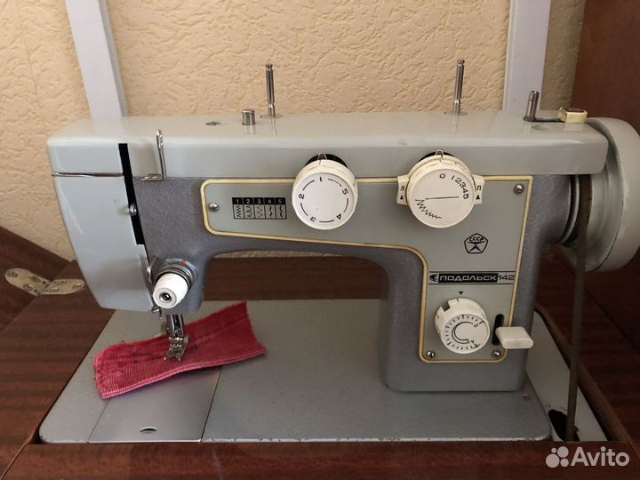 Швейная машина Подольск 142