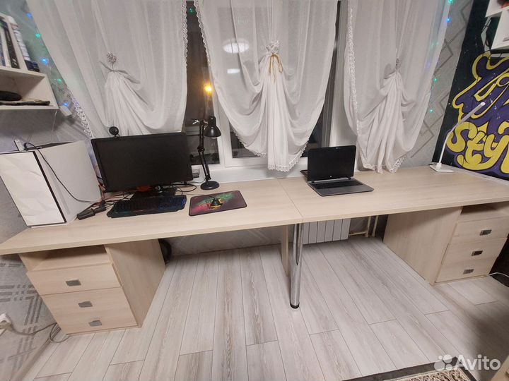 Письменный стол