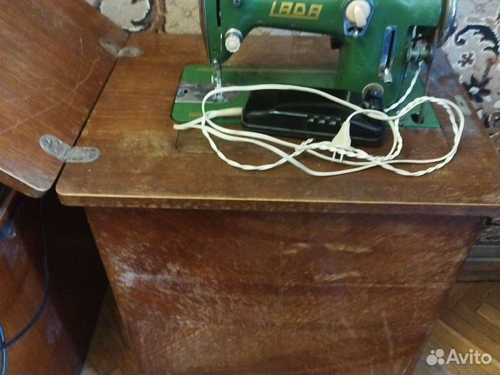 Швейная машинка бу LADA