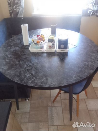 Кухонный стол