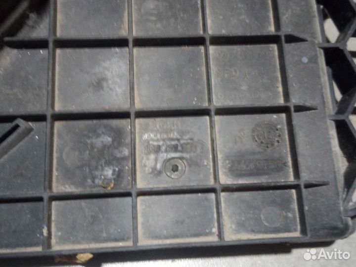 Диффузор вентилятора Volkswagen Polo, Skoda Rapid