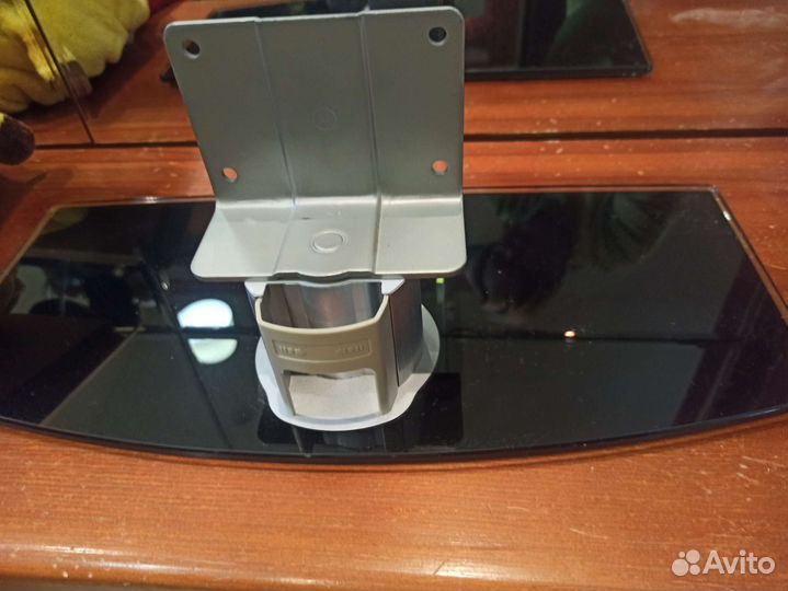 Стойка под телевизор