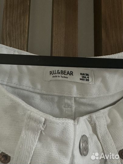 Белые джинсы pull and bear eur 36