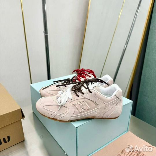 Свитер New Balance Miu Miu