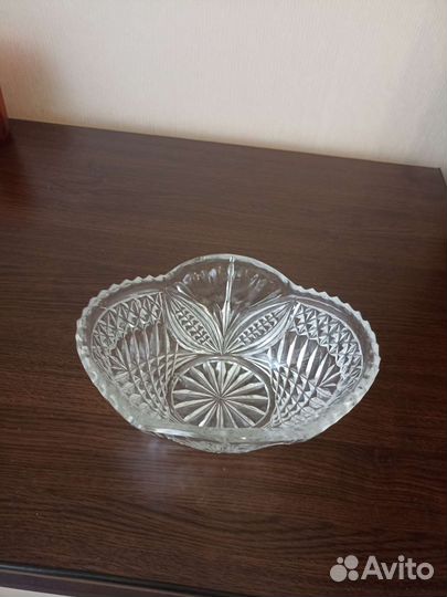 Хрустальная ваза