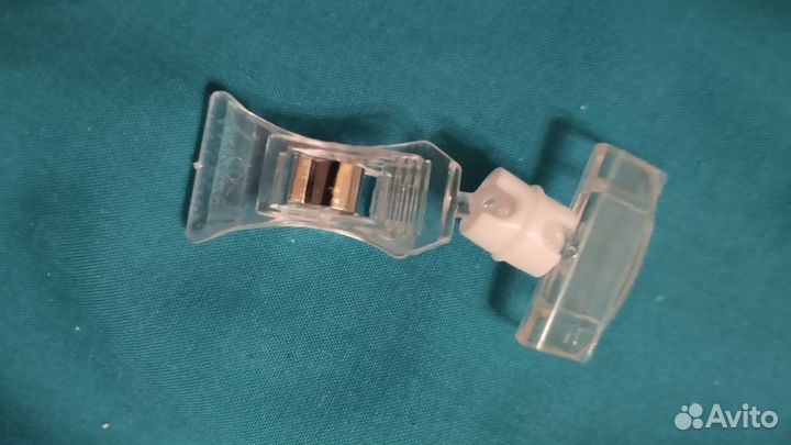 Крючки для вешалок