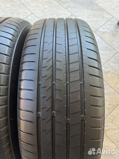 Bridgestone Alenza 001 215/65 R16 98H