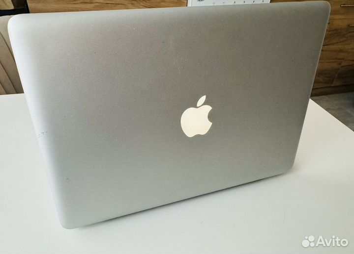 Apple MacBook Pro 13 \ Intel i7 \ 8gb \ ssd+hdd