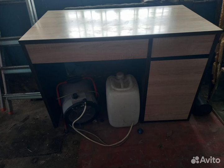 Стол компьютерный