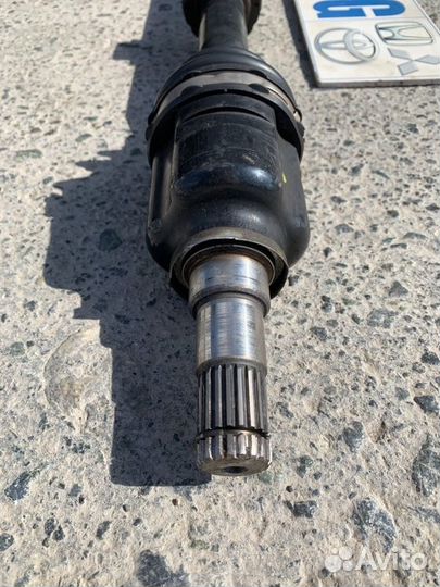 Привод правый Toyota Avensis 3 седан 270 1 2010