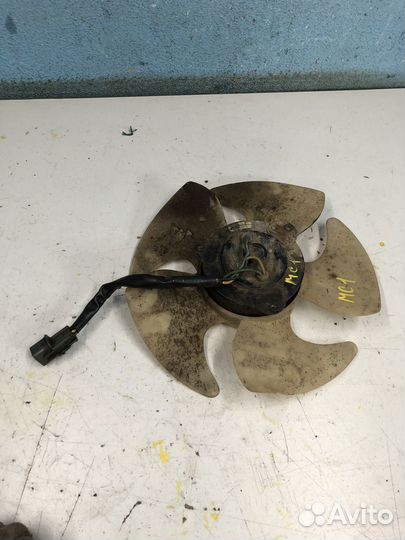 Вентилятор охлаждения радиатора Mitsubishi Carisma