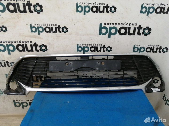 Решетка переднего бампера Toyota Camry 55 рест2