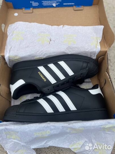 Adidas superstar black