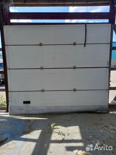 Секционные ворота алютех бу