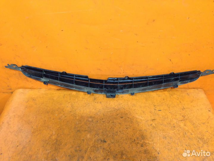 Решетка радиатора Toyota Wish ZNE10G