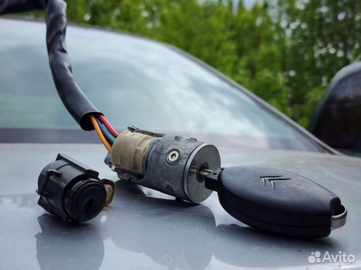 Замок зажигания Citroen C5 1